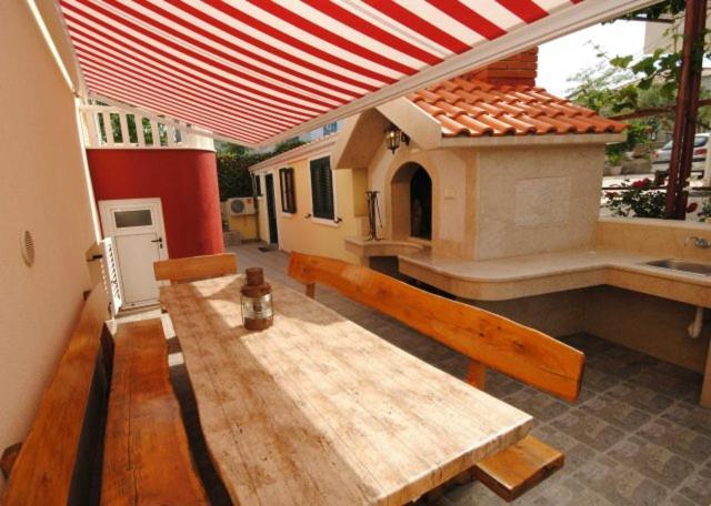 Villa Guliver Slatine Extérieur photo