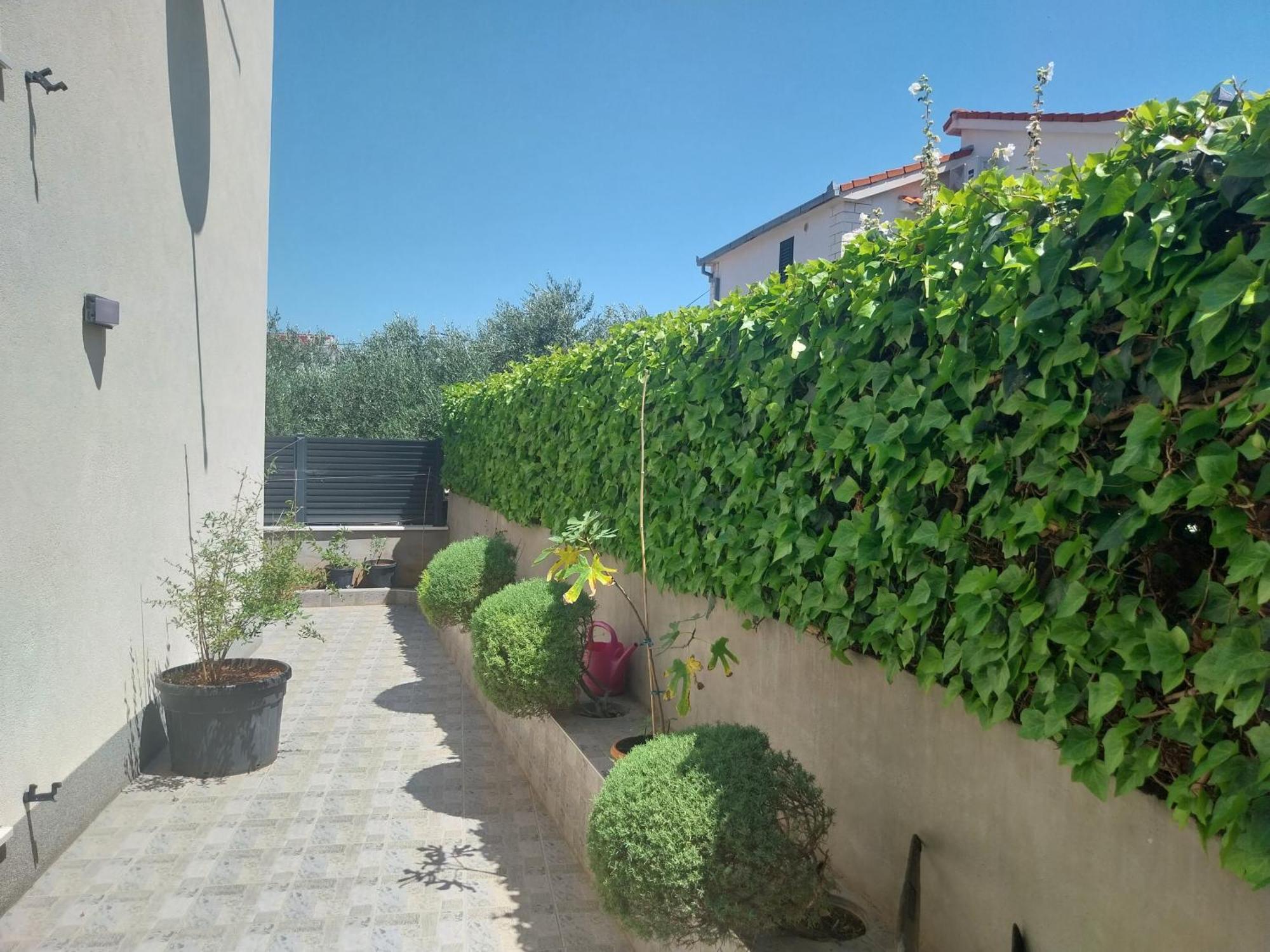 Villa Guliver Slatine Extérieur photo